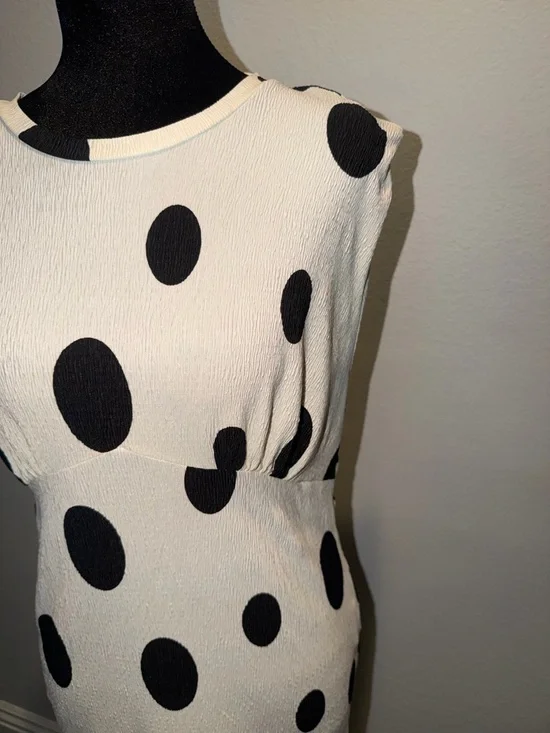 Zara White Midi Dress with Black Polka Dots - Picture 2 of 7